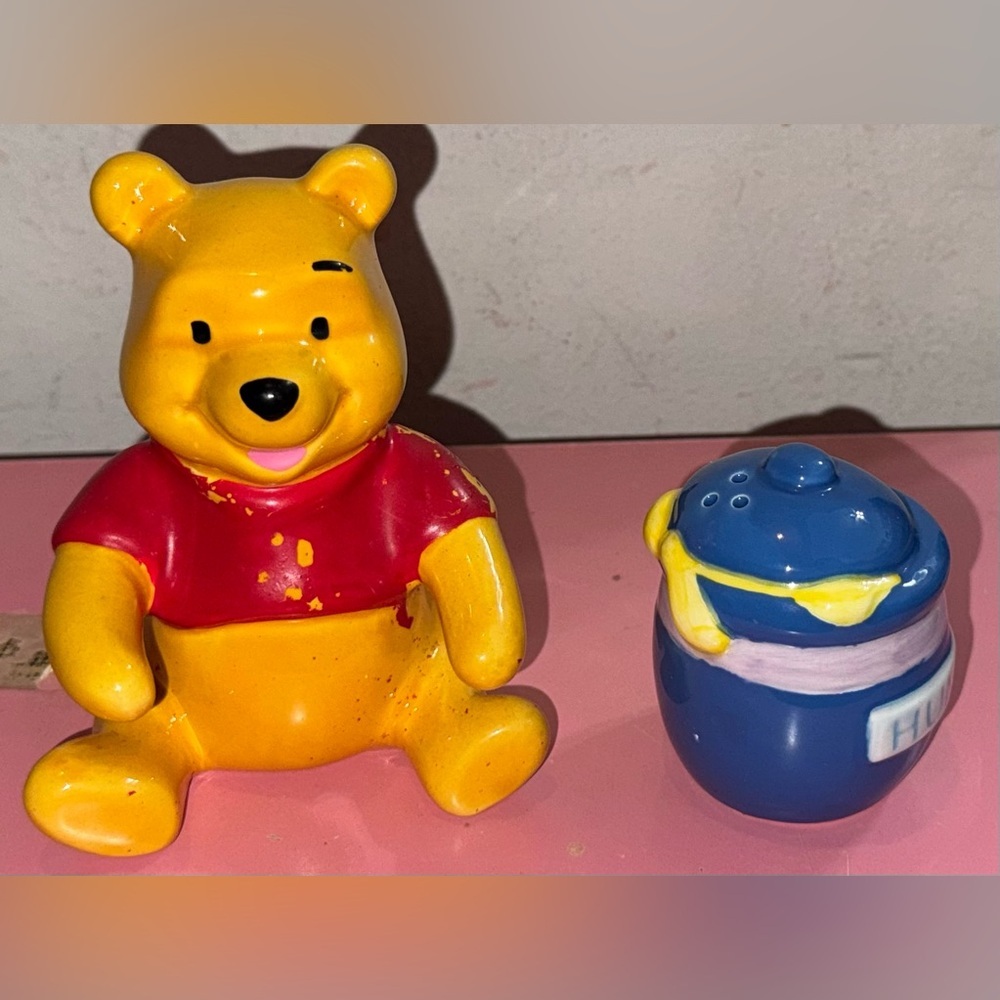 Winni the Pooh salt shakers - Picture 2 of 6